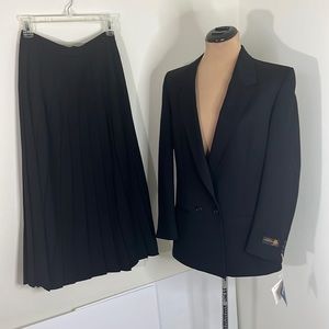 Ragalia Black Pleated Wool Skirt Suit New With Tag Size 8